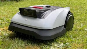 Test du robot tondeuse Ecovacs O600 RTK réalisé par Labo Maison