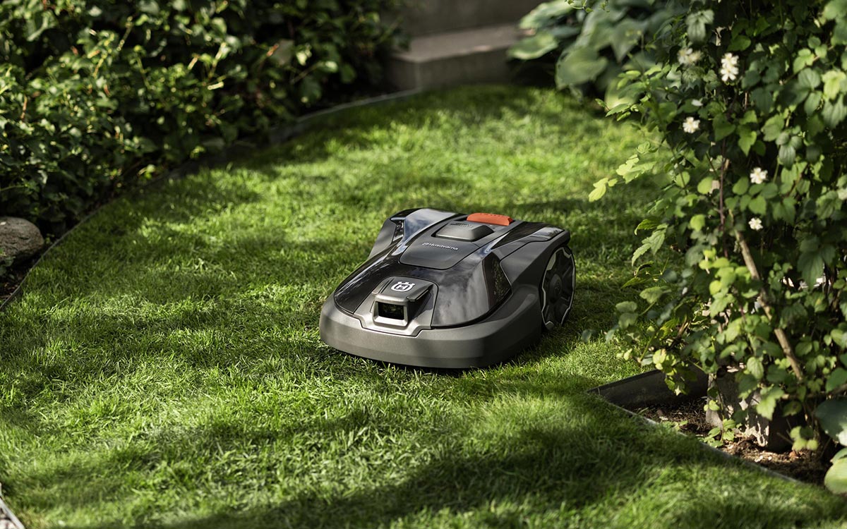 Navigation hybride satellite EPOS et Vision IA du Husqvarna 312V.