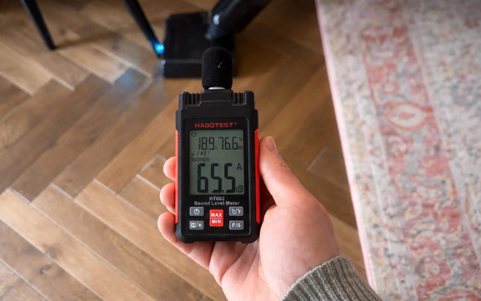 Mesure sonore du Rowenta X-Clean 7 à 65,5 dBA à un mètre en mode lavage