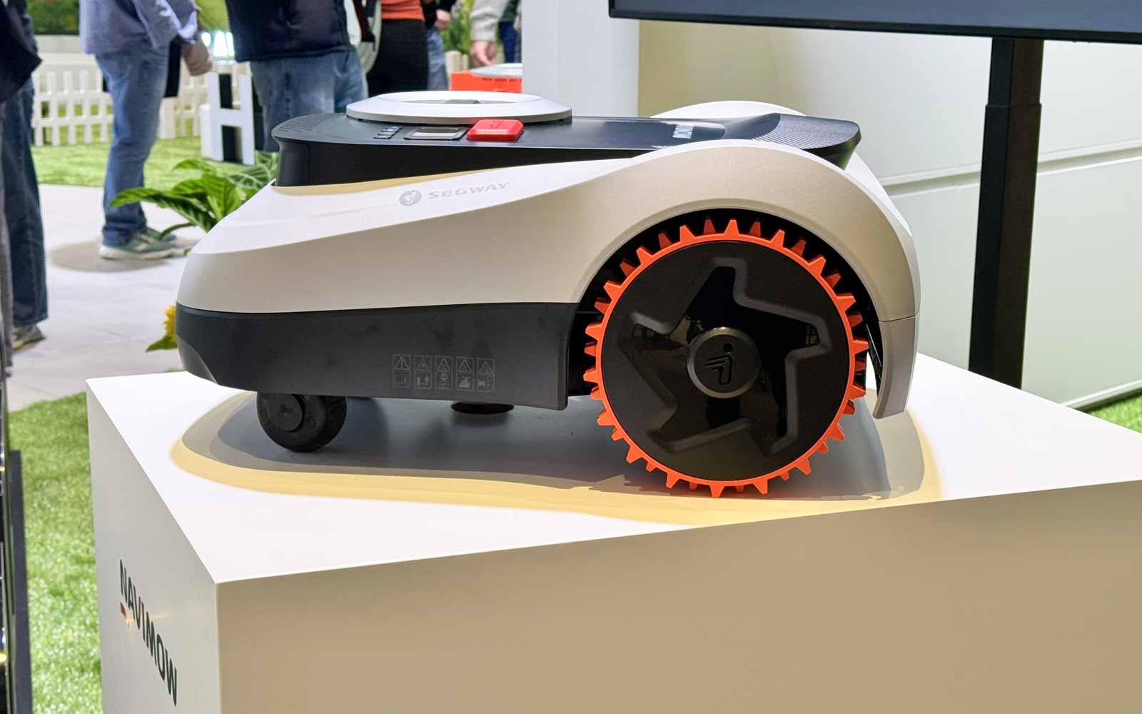 Technologie EFLS du Segway Navimow i208 : navigation LiDAR et vision pour un guidage précis