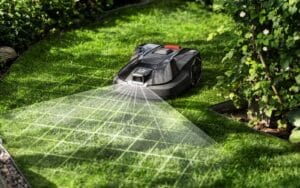 Vue générale du robot tondeuse Husqvarna Automower 308V sur une pelouse