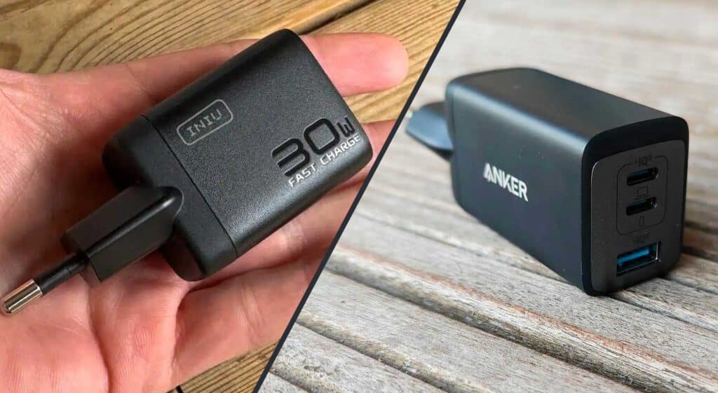 Duel chargeurs USB-C : INIU 30W Duo à gauche et Anker 735 Nano II 65W à droite