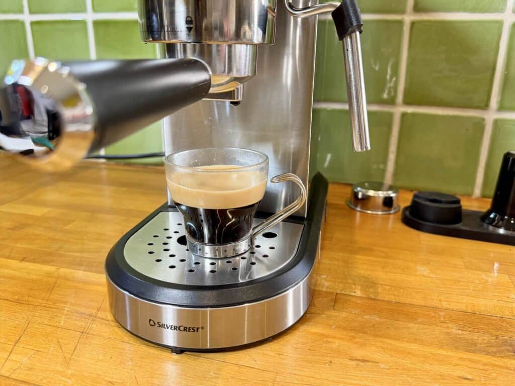 Lidl Silvercrest Machine à Expresso SEM 1350 A2 © Labo Maison