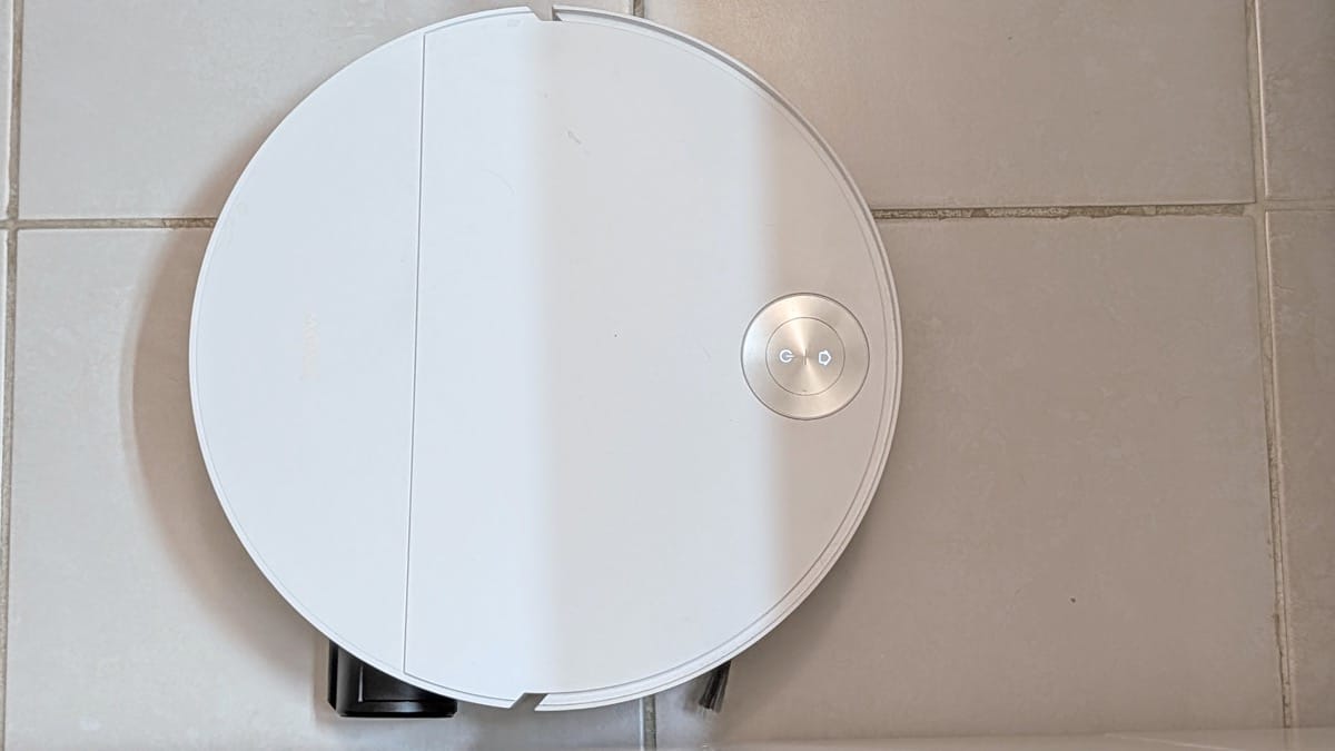 Rouleau laveur déporté de 4,4 cm sur le côté pour nettoyer le long des murs