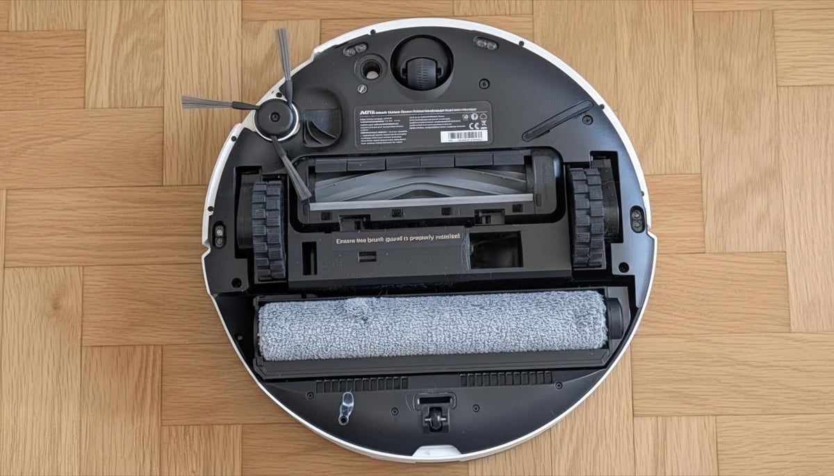 Le robot Mova S70 Roller en vue du dessous