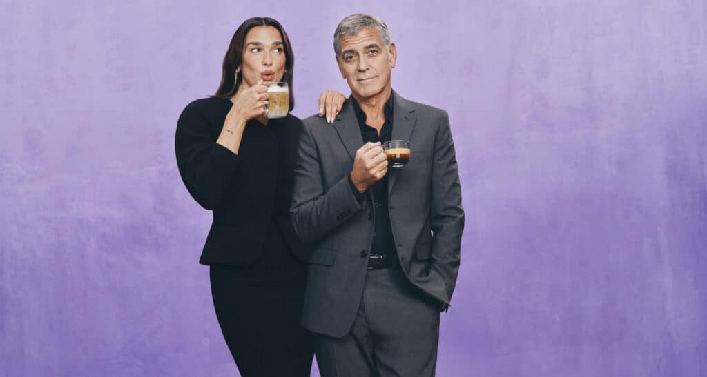 Dua Lipa et George Clooney © Nespresso