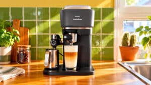 La machine à café à grains semi automatique Philips Baristina Latte © Labo Maison
