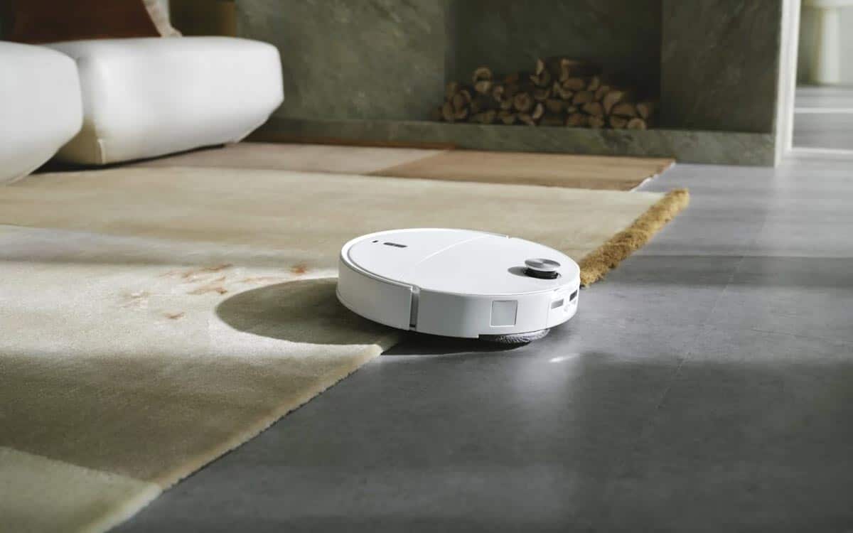 Roborock Qrevo Curv 2 ProX aspirant un tapis épais 25 000 Pa