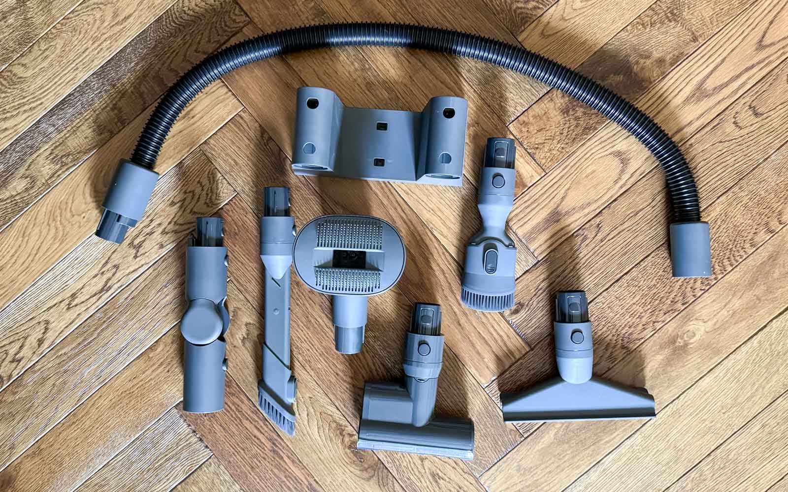 Accessoires fournis avec l’aspirateur balai Xiaomi Vacuum Cleaner G30 Max lors de notre test