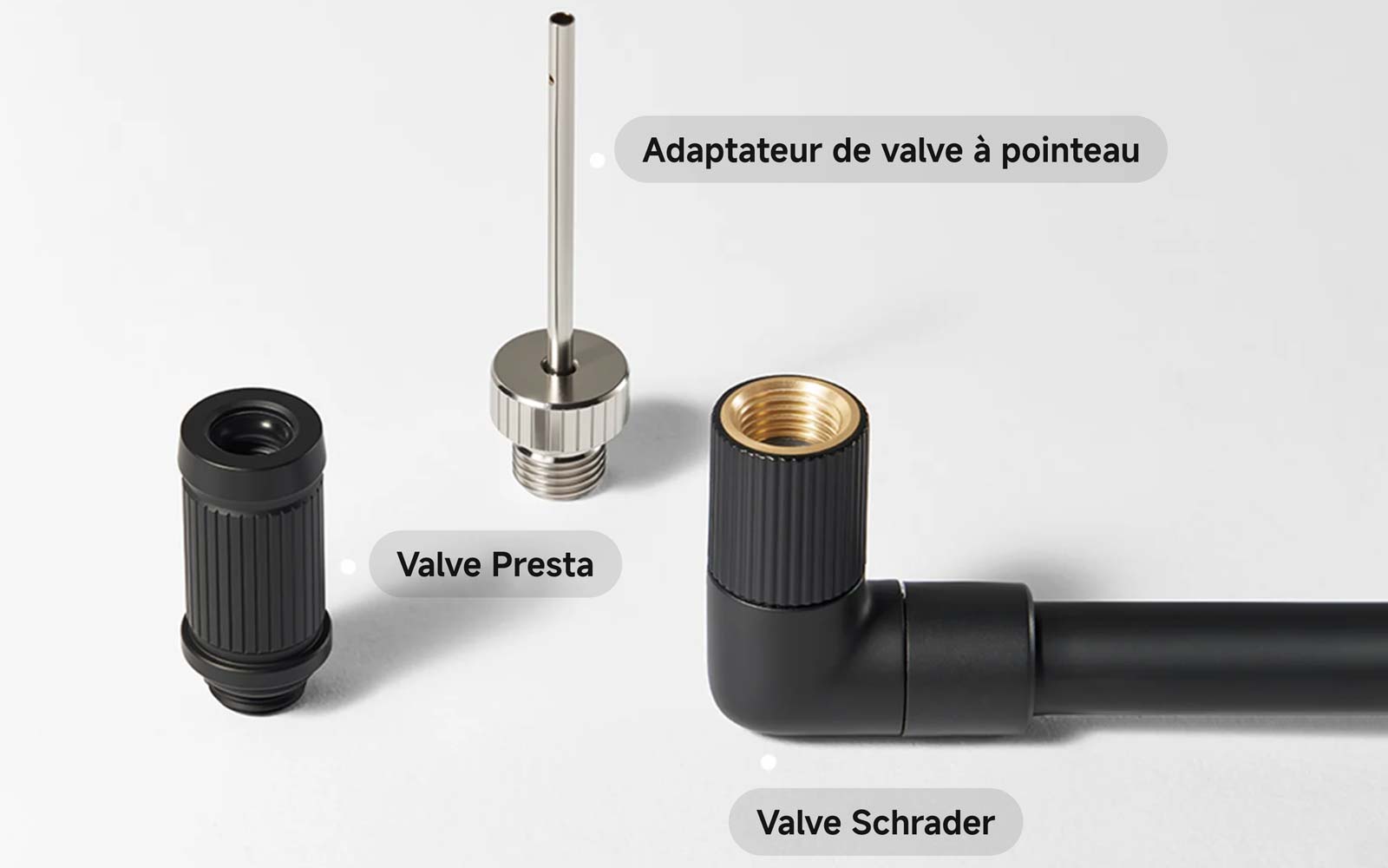 Ensemble des embouts livrés avec le compresseur Xiaomi Mijia Compact : Presta, ballon et Schrader