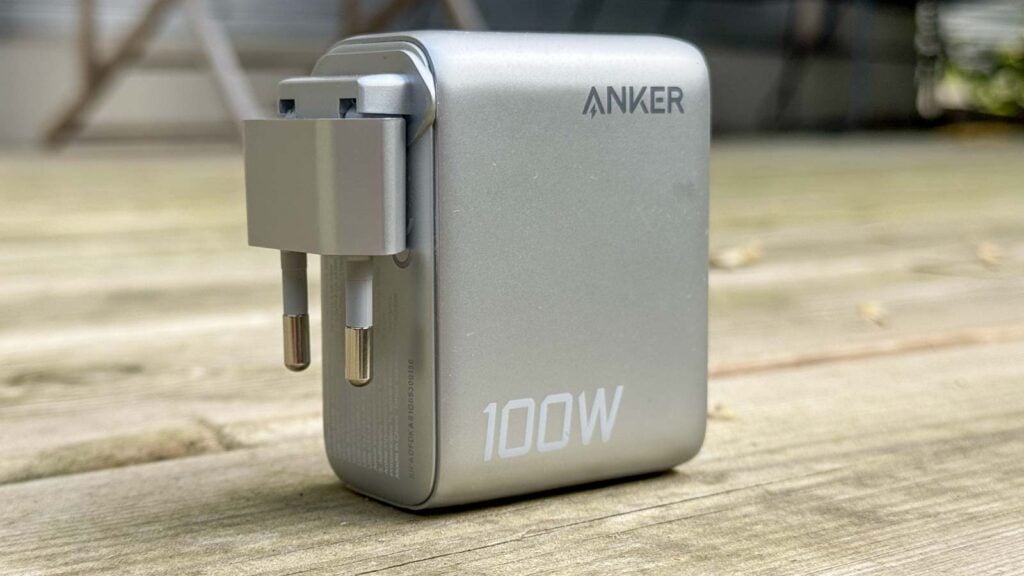chargeur Anker 100W avec prise secteur pliante intégrée