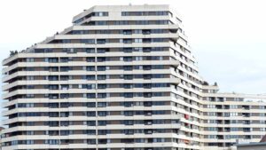 Immeuble de logements sociaux concerné par la sortie du chauffage au gaz en France