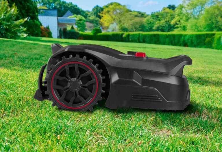 Lidl Parkside Smart & Free PPAMR 1250 A1 : le robot tondeuse monte sérieusement en gamme