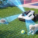 Robot tondeuse Mammotion YUKA Mini 2 LiDAR détectant et contournant un obstacle sur la pelouse