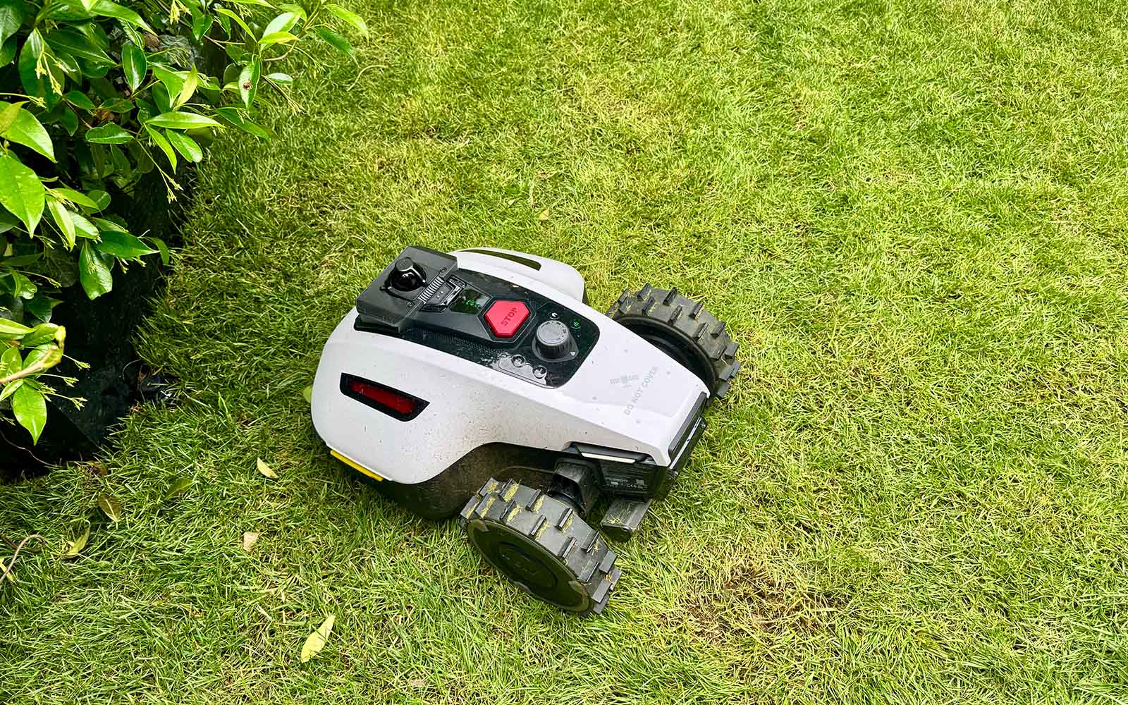 Robot tondeuse Mammotion Yuka Mini 2 LiDAR © Labo Maison