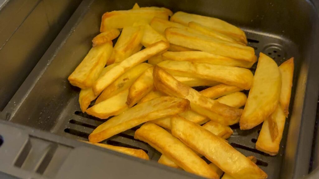 Frites fraîches cuites dans le Moulinex Easy Fry Crispy Stack