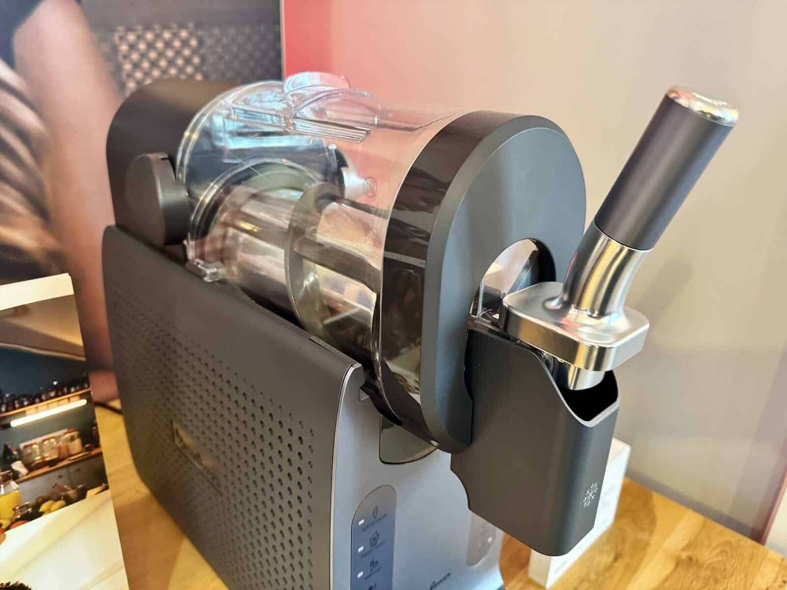 Machine à glaces Moulinex Freezi fait clairement penser à la Ninja Slushi © Labo Maison