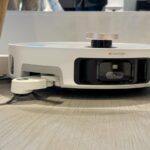 Technologie MaxiReach X du Mova V70 Ultra Complete avec brosse et serpillière déportées pour nettoyer les bords et les angles