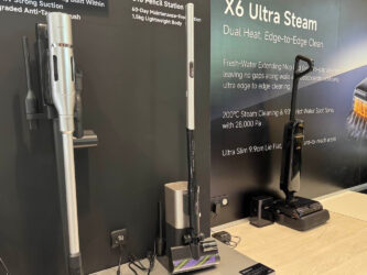 L'aspirateur balai ultra fin Mova G10 Pencil Station © Labo Maison