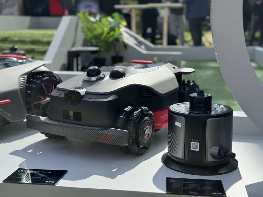 Le robot tondeuse Mova LiDAX Ultra 1000 AWD Flex © Labo Maison