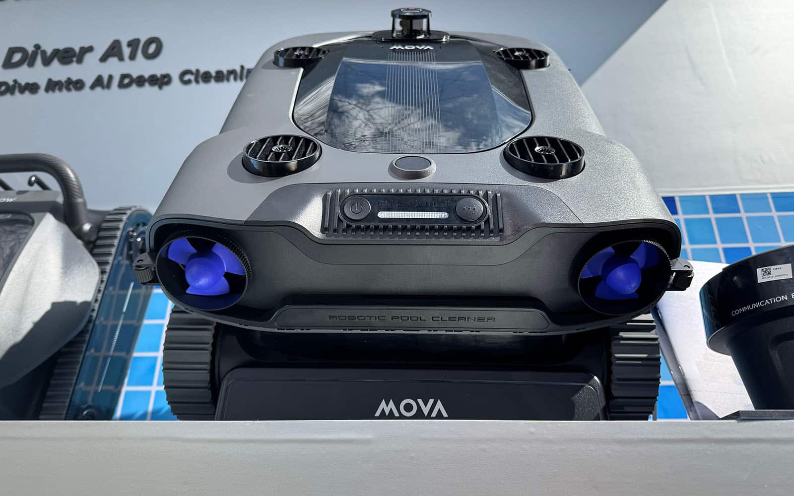Le robot piscine Mova Rover X10 © Labo Maison