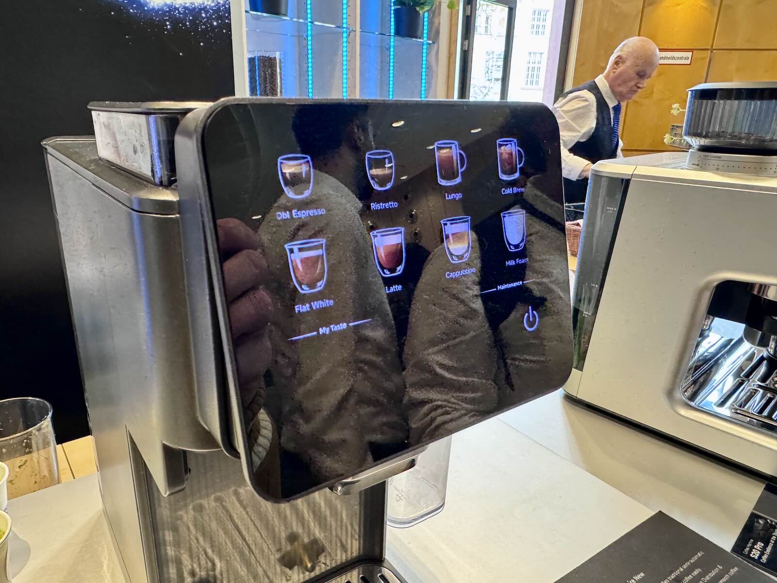 L'écran tactile de la machine à café Mova SN20 Ultra © Labo Maison