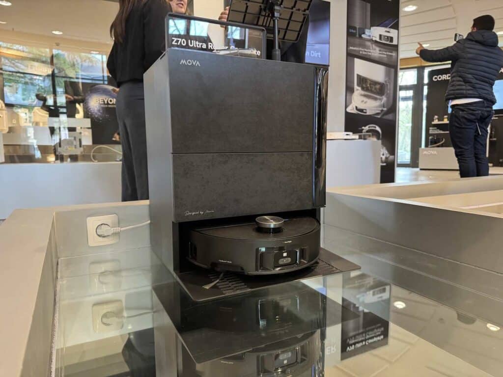 L'aspirateur robot Mova Z70 Ultra © Labo Maison