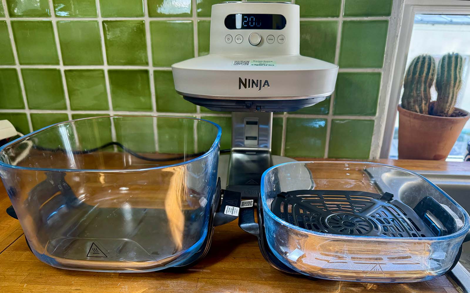 Les deux cuves en verre du airfryer Ninja Crispi Pro © Labo Maison
