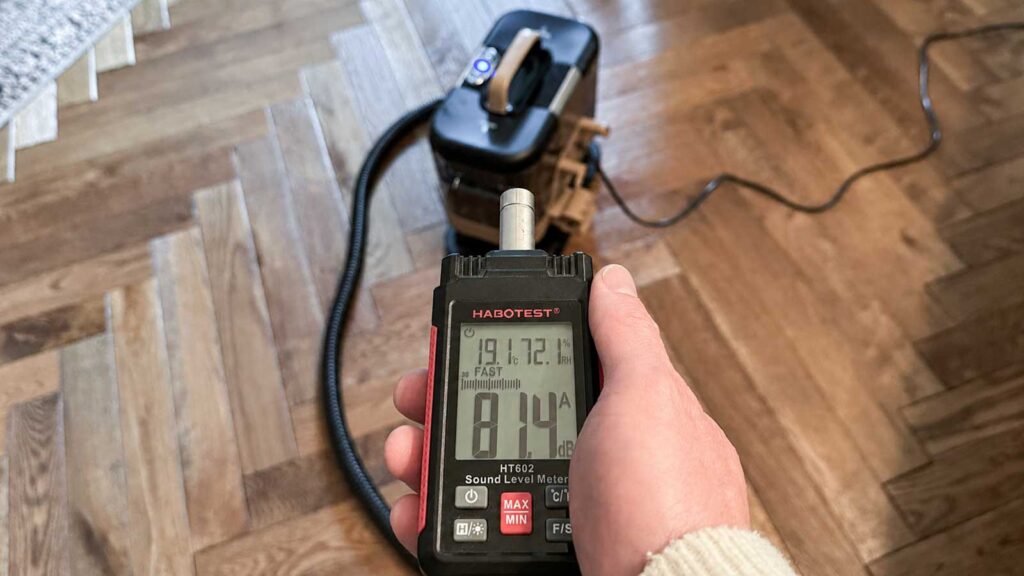 Mesure sonore du Rowenta Clean It Hot & Cold à 81,4 dB(A)