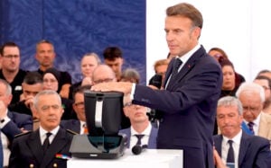 Emmanuel Macron avec le Thermomix TM7