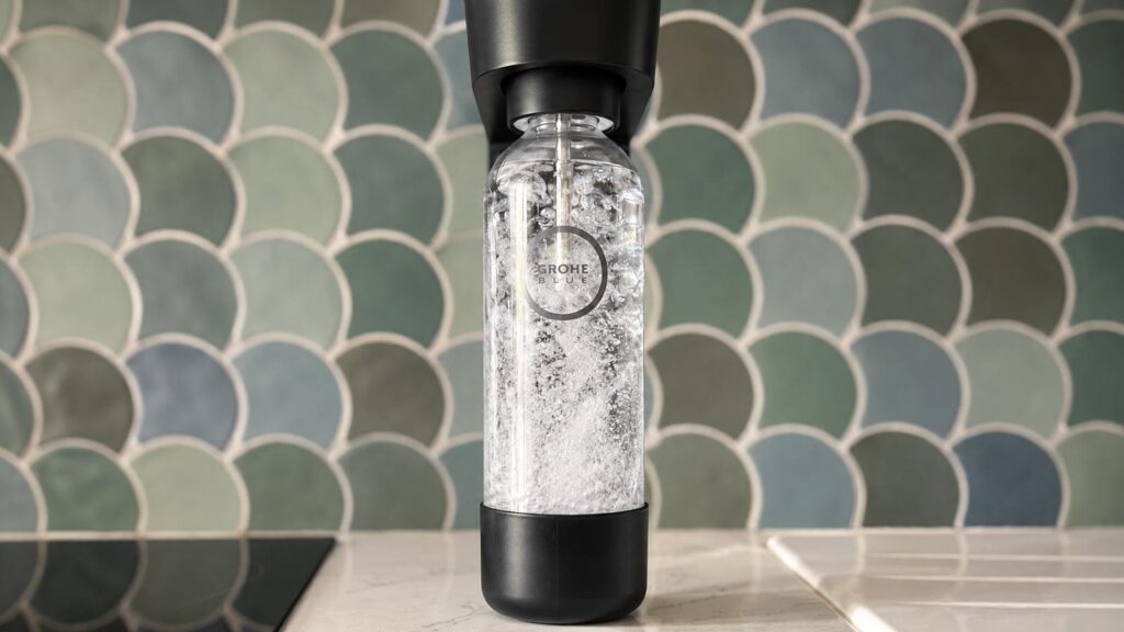 Eau en cours de gazéification dans la Grohe Blue Fizz Premium