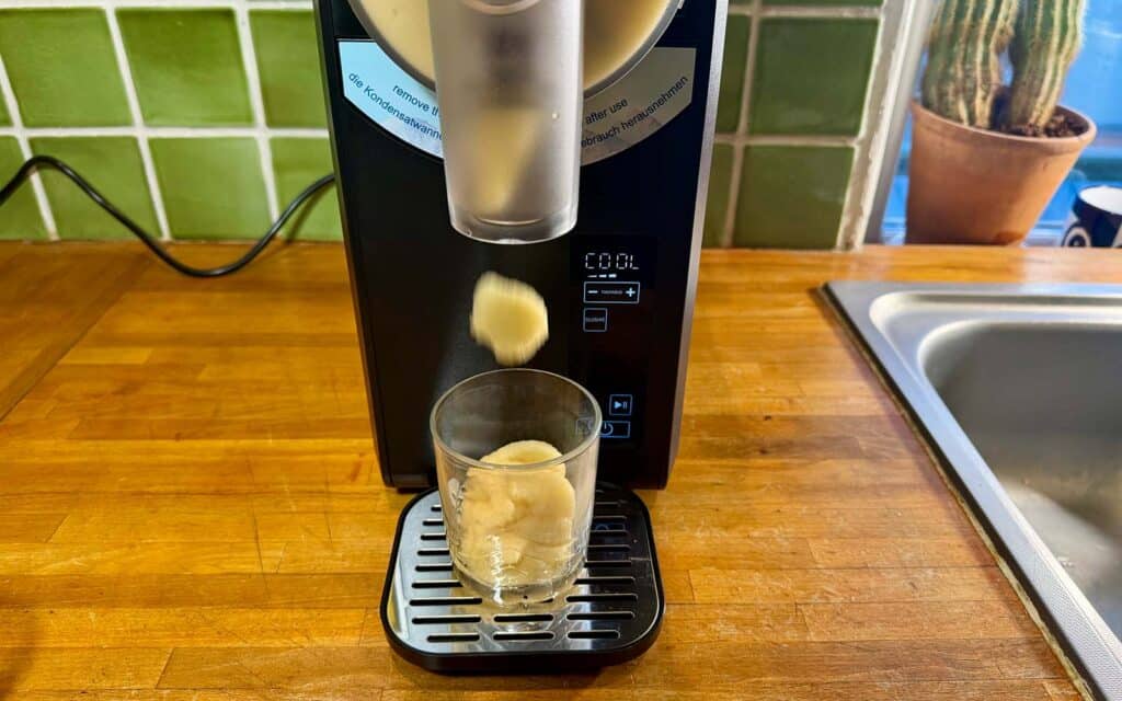Un granité de jus de fruits réalisé avec la Lidl Silvercrest machine à granités SSM 220 A1 © Labo Maison