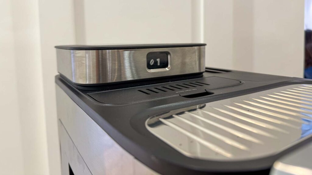 Bac à grains interchangeable Ninja Auto Barista Pro numéroté 1 et 2
