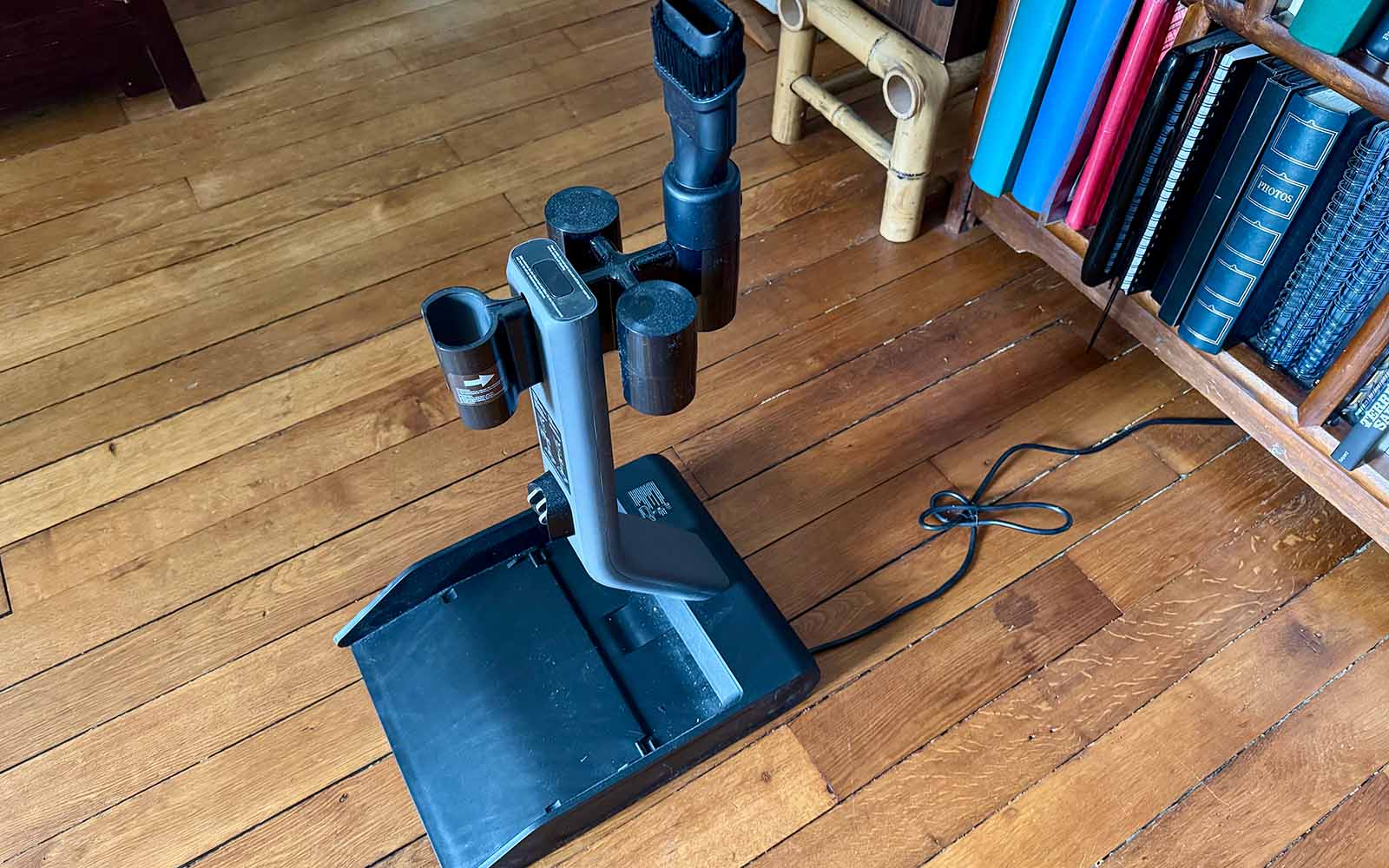 La station nettoyante et séchante de l'aspirateur balai Dreame Z30 Pro Aqua-A © Labo Maison
