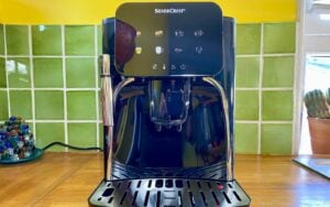 La machine à café automatique à grain Lidl Silvercrest SKVA 1450 A1 © Labo Maison