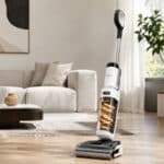 Tineco Floor One Stretch S6 utilisé dans un salon moderne avec parquet