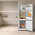 Réfrigérateur combiné Valberg CNF 310 C S625C ouvert dans une cuisine moderne