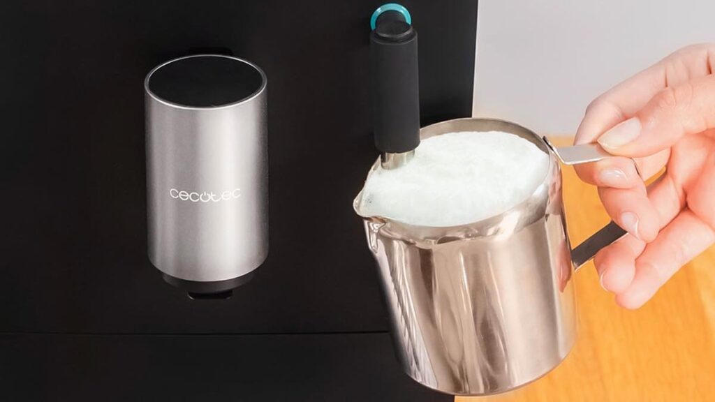 Buse vapeur de la Cecotec Compacte