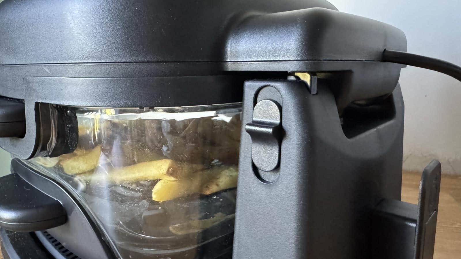Sécurité du couvercle du Silvercrest Airfryer