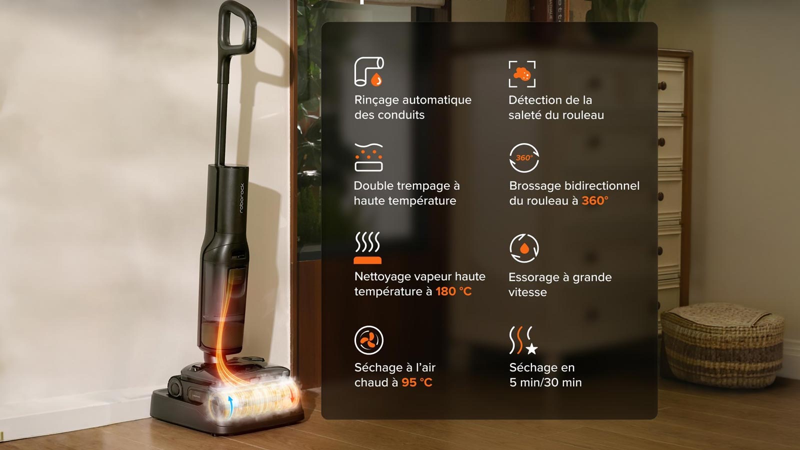 Roborock F25 Steam installé sur sa station d’auto-entretien
