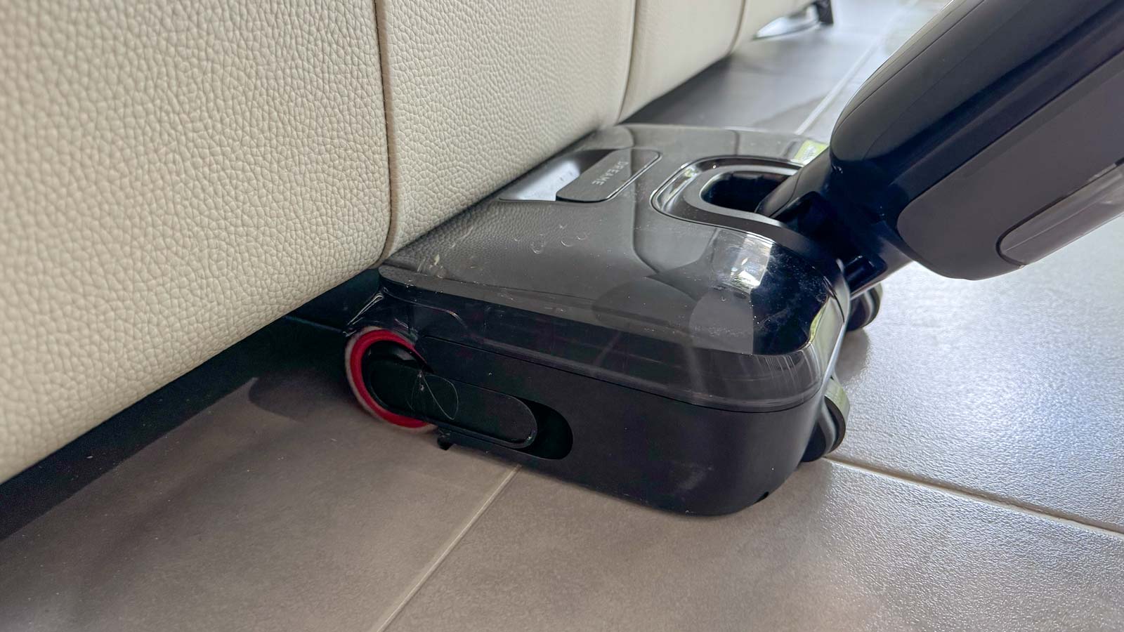 Épaisseur de la tête de lavage du Dreame T12 Pro
