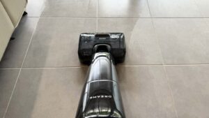 Dreame T12 Pro utilisé pour laver un sol