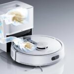 Roborock Q7 L5+ sur sa station de vidange automatique