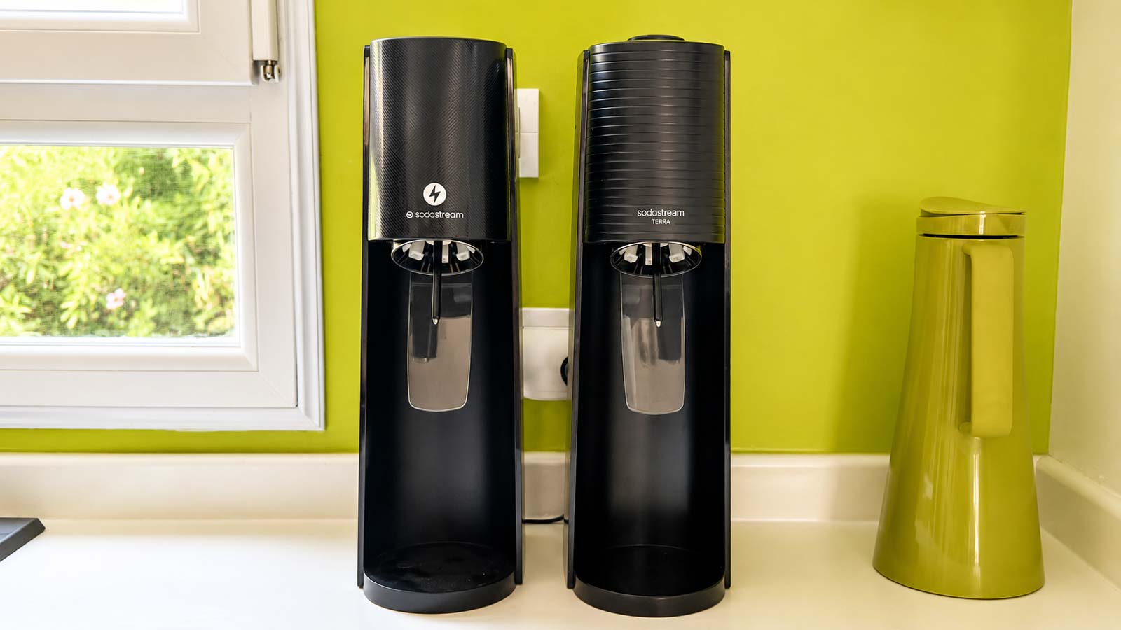 SodaStream E-Terra et SodaStream Terra côte à côte