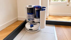L'aspirateur robot Dyson R2 Nurovi Wash+Dry © Labo Maison