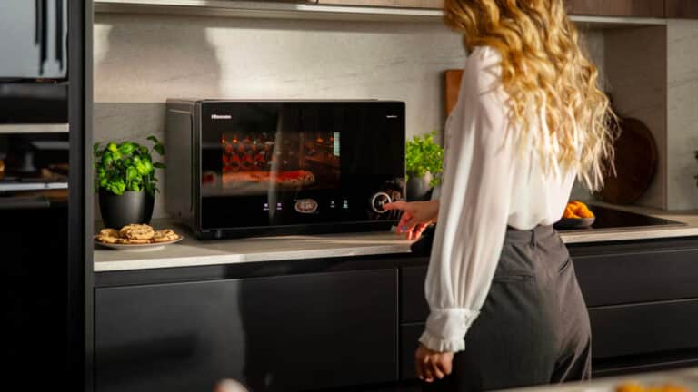Hisense H28S01