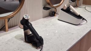LG AirDew en noir et blanc exposés à l’IFA 2026