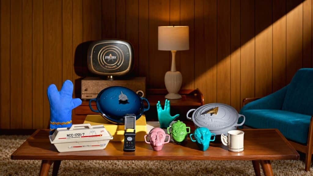 Collection Le Creuset x Star Trek avec cocottes et accessoires