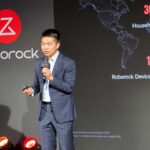 Frank Wu, vice-président de Roborock pour l’Europe de l’Ouest, sur scène
