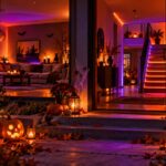 Maison décorée pour Halloween avec éclairage connecté